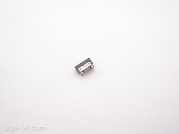 Nokia 311 USB connector